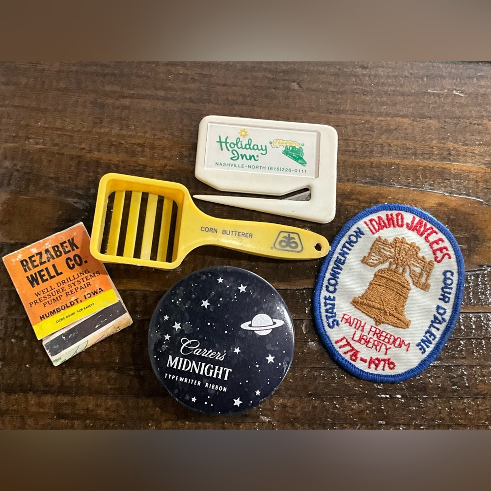 Vintage Assorted Lot of 5 Advertising Items Holiday Inn Jaycees Junk Lot